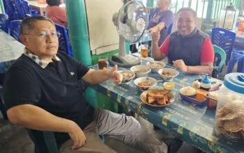 Ngopi, Ngobrol, Nguri-Nguri Budaya: Momen Hangat Anas Urbaningrum & Tridianto di Kopi Rolas Kaliurang”