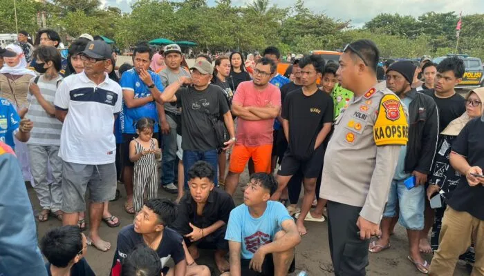 Pelajar Terseret Arus di Pantai Barat Pangandaran, Polres Lakukan Pencarian dan Penyelamatan