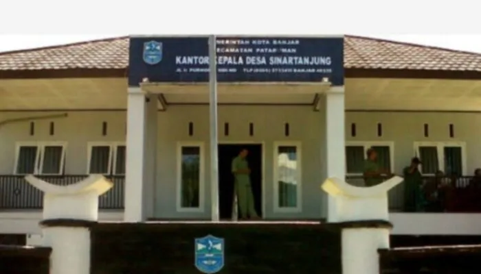 Dalam Meningkatkan Kwalitas Pelayanan, Desa Sinartanjung Perbaiki Balai Dusun Pananjung