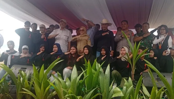 SPP Gelar Evaluasi Nasional dan Reboisasi Pesisir, Tanam Kelapa 5 Km di Pantai Batu Hiu Pangandaran