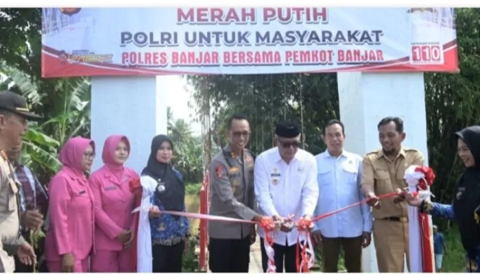 Walikota Banjar bersama Kapolres Banjar, Resmikan Jembatan Gantung Merah Putih di Desa Waringinsri