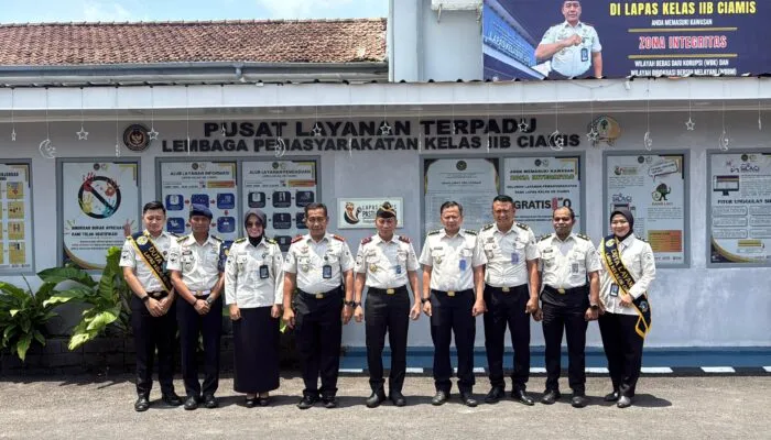 Safari Ramadhan Kanwil Ditjenpas Jabar di Lapas Ciamis, Tinjau Layanan hingga Resmikan Café D’Laci