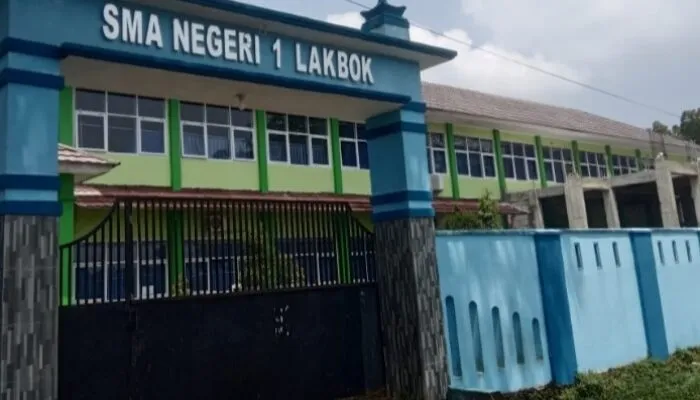 SMAN 1 LAKBOK Diduga Abaikan UU KIP Nomor 14 Tahun 2008