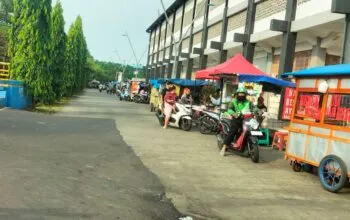 MASYARAKAT GONDRONG DESAK APH BENTUK SATGAS SIBER UNGKAP DUGAAN PUNGLI PKL, WARGA TUNTUT BUKTI NYATA KINERJA APARAT.