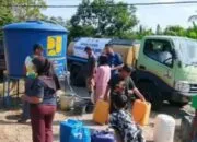 BPBD dan Perumdam Tirta Galuh Ciamis Bantu warga yang Terdampak Kekeringan di Wilayah Kecamatan Banjarsari