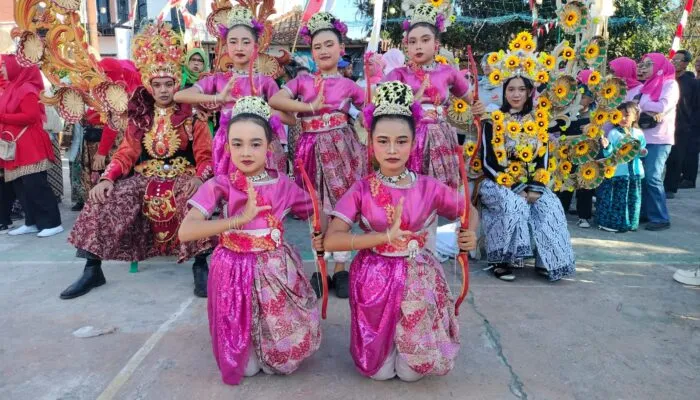 Aksi Lincah Penari Sanggar Tari Sekar Manis Cikrubuk Meriahkan Kibar Budaya 2026
