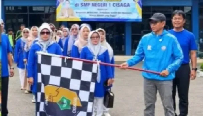 Peringati Haornas Ke-43, SMPN 1 Cisaga Gelar Giat Jalan Sehat