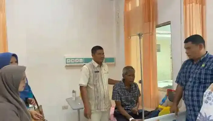 Dinsos Padang Lawas Fasilitasi Pemulangan Dua Lansia Terlantar ke Daerah Asal