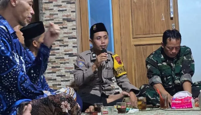 Pererat Sinergi, Bhabinkamtibmas Polsek Tahunan Imbau Warga Desa Langon Waspada Kebakaran dan Jaga Kamtibmas